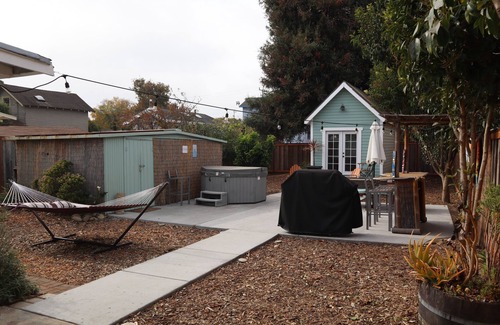 Westside Santa Cruz House | 2 Bd/1 Ba Cabana W Hot Tub/Bikes/Amenities. Walk To Boardwalk, Beaches