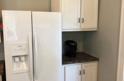 Oakhurst House | 2 BD/2 BA