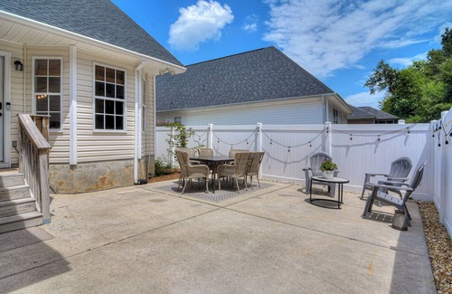 Evans Cottage | 2 bd/2 bath Adorable Cottage in Evans, GA!