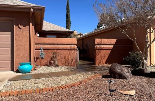 Mesilla Park House | 2 bd/2bth near NMSU and Memorial Medical Center