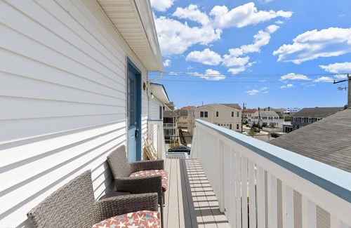 North End Condo | 2 Bd Beach Condo only 2 min walk to OC's Goldcoast