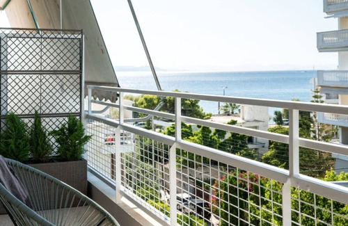 Voula Apartment | 2-BD Luxury Apt Sea View Balcony near the beach