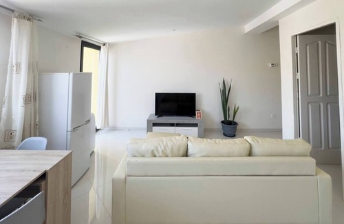Praia Apartment | 2 bdr charming central apt in Praça Center - LCGR