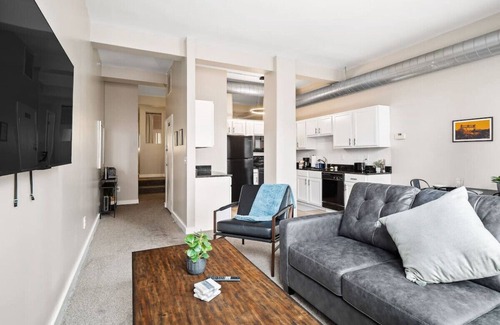 Downtown Cleveland Apartment | 2 BDR Living in the Heart of Downtown CLE