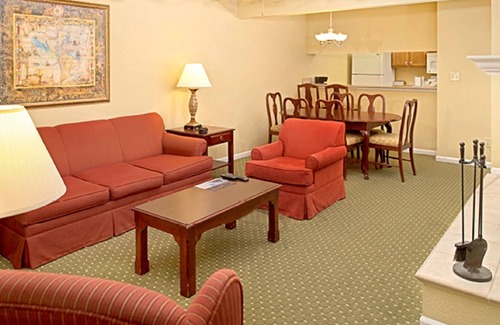 Berkeley Condo | 2 BDRM~ HISTORIC POWHATAN RESORT~8 MILES TO SEAWORLD, 6 MILES TO COLONIAL WMSBRG