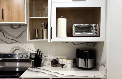 Beaumont Apartment | 2 Bdrm Legal Suite| Newly Built| 20 mins Airport