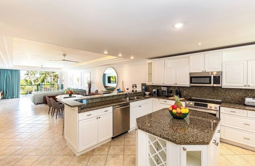 The Bight Condo | 2 Bdrm Pool & Marina View at The Yacht Club E12