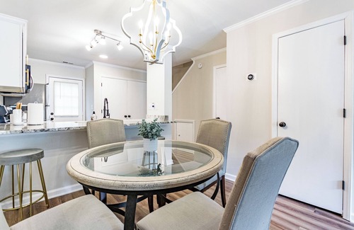 Southwest Raleigh House | 2 bdrTonwhome near DT Raleigh starts at 2.6k/month