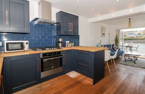 Turnchapel Cottage | 2 BEACH COTTAGE, pet friendly, character holiday cottage in Hooe