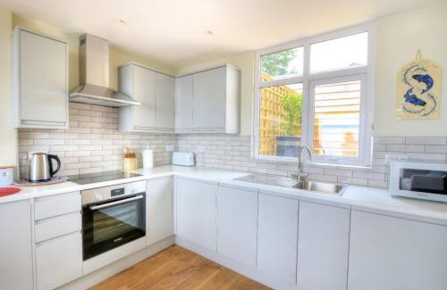 Lyme Regis Apartment | 2 Beach Way House