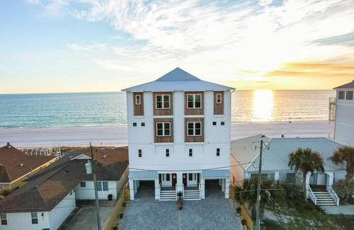 Crescent Beach House | 2 Beachfront Homes with Private Pool - Beachfront, 2 Pools - Sleeps 36 - Fav