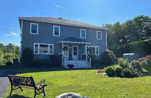 York Beach Apartment | 2 bed 1.5 bath quiet location with a yard 10 min walk to beach and downtown