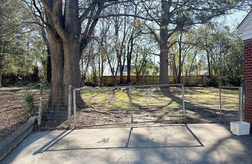 Greenwood House | 2 Bed, 1 Bath home Near Hospital & Hospice Ideal for Medical or Family Visits!