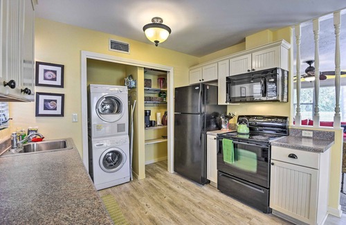 Nokomis House | 2 Bed 1 Bath Walk to Nokomis Beach