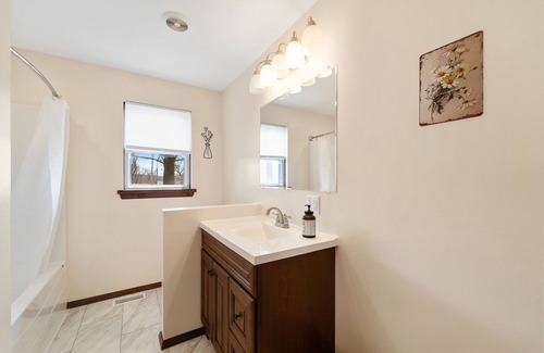 Fulton House | 2 Bed/1Bath On State Road Z, 5 mins to Fulton!