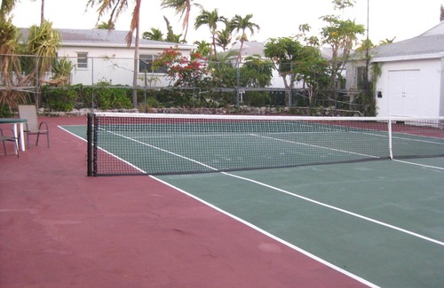 Paradise Island House | 2 Bed/2.5 Bath Townhome - Blocks From Atlantis Resort on Paradise Island