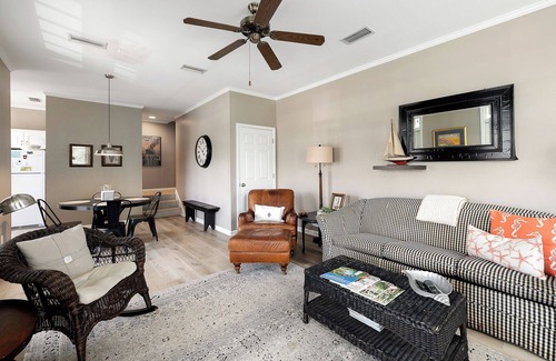 Saint Simons Island House | 2 bed/2.5 bath upstairs Unit - Walk to the Beach!
