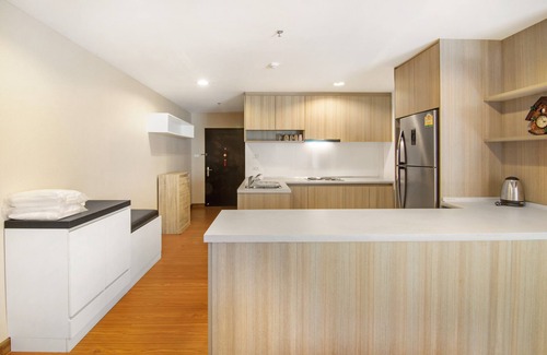 Ratchadaphisek Apartment | 2 Bed/2 Bath Apartment/Biggest Pool/WiFi