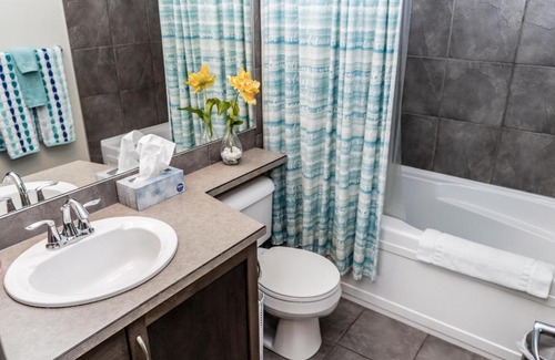 South Pandosy Apartment | 2 Bed 2 Bath Corner Unit Overlooking Pool #501