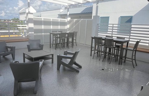 Old Naples Condo | 2 bed 2 bath Downtown Naples Beach Condo 2 Blocks to Fifth Avenue New Building!