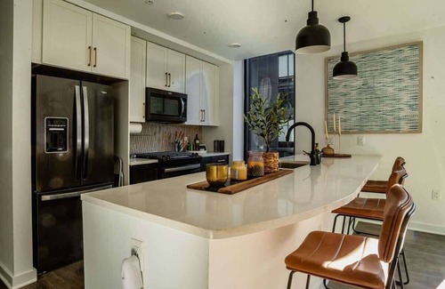 The Gulch Apartment | 2 Bed, 2 Bath Nest for Family
