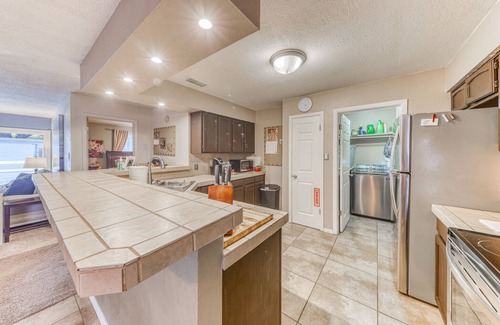 Benbrook House | 2 Bed ,2 bath private home with hotub & fire pit FortWorth,TCU,Stockyards,Rodeo