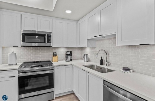 Dead Man's Flats Condo | 2 Bed/2 Bath Sparrowhawk-Top Floor/South Facing
