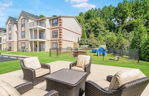 Concord Condo | 2 bed/2 Full Bath+Washer and Dryer and Com Kitchen