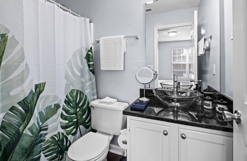 Concord Condo | 2 bed/2 Full Bath+Washer and Dryer and Com Kitchen