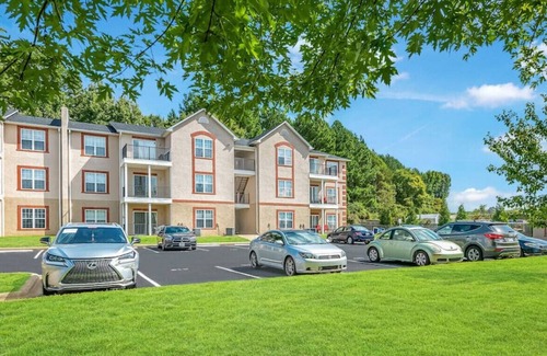 Concord Condo | 2 bed/2 Full Bath+Washer and Dryer and Com Kitchen