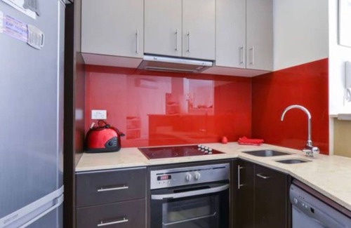 Elwood Condo | 2 Bed 3 Bath Right on the Beach WOW. Great Value.