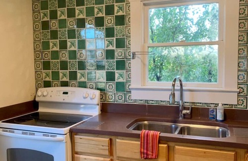 Las Cruces House | 2 bed and pullout sofa kids and dogs welcome