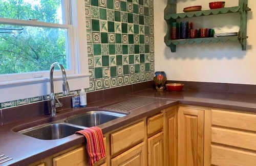 Las Cruces House | 2 bed and pullout sofa kids and dogs welcome