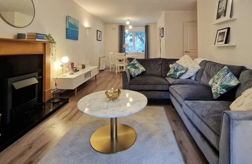 Ballsbridge Apartment | 2 Bed Apartment in Leafy Sandymount, Dublin 4