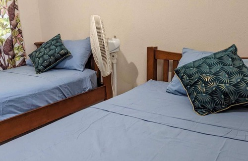 Coverley Apartment | 2 bed Apt for solo travellers, couples & remote workers + car share option