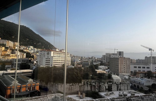 Gibraltar Apartment | 2 Bed Apt in Ocean Village - Pools - Jacuzzi - WiFi - Rock Views