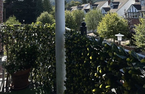 Leopardstown Apartment | 2 bed apt in Sandyford. 10 min from Dundrum and Marley park. 2 min walk to luas