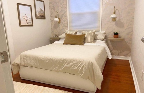 Powell River House | 2-Bed Bungalow Monthly Rental - Contact for dates