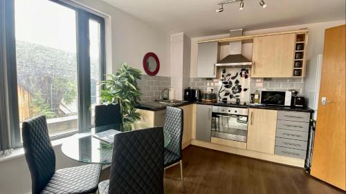 Castlefield Apartment | 2 Bed Flat Near Deansgate