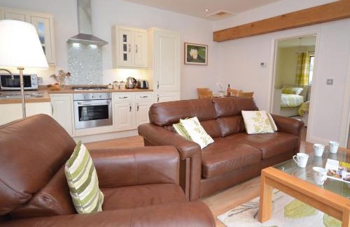 Bishop Sutton House | 2 Bed in Bath CHELA