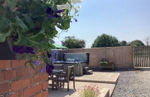 Overton-on-dee House | 2 Bed in Ellesmere 94418