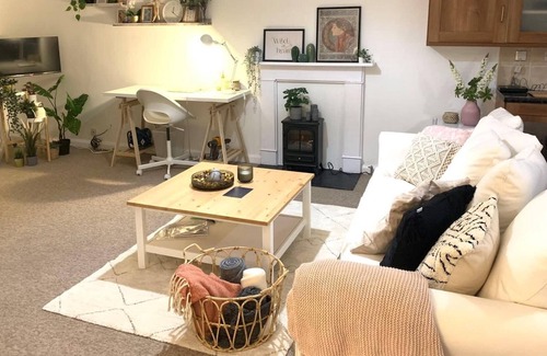 Five Oak Green Apartment | 2 Bed in Historic Tonbridge - 35 mins from London