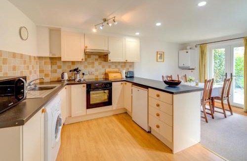 Corfe Castle Village House | 2 Bed in Isle of Purbeck IC096