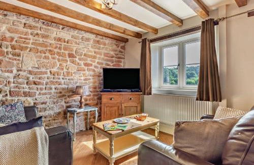 Giltbrook House | 2 Bed in Newthorpe 47031