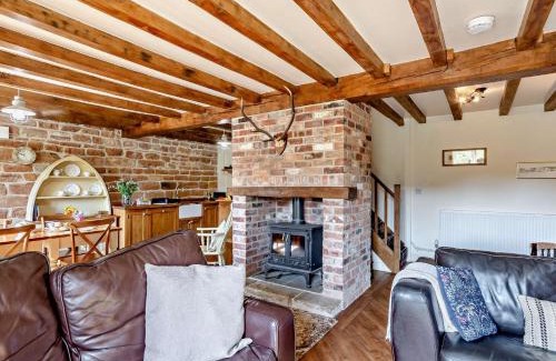 Giltbrook House | 2 Bed in Newthorpe 47031