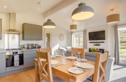 Glenhinnisdal House | 2 Bed in Portree 87578