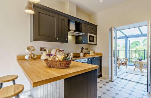 Richmond House | 2 Bed in Richmond 83085