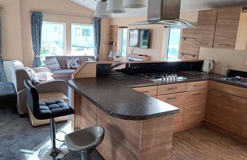Bucks Cross Cabin | 2-Bed Luxury Lodge at Bideford Bay within walking distance of Clovelly