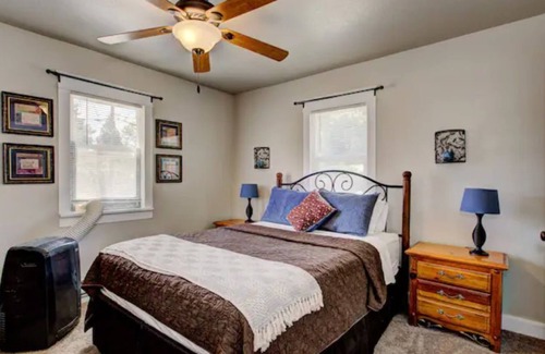 Depot Bench House | 2 bed Pet-Friendly in Great Central Boise location