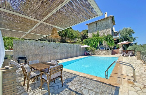 Spanokhorion Villa | 2 bedr/3 bath stone Villa/private pool/breathtaking sea views/6mins from beach!